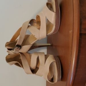 Nine west 4in tan sandal heels size 8